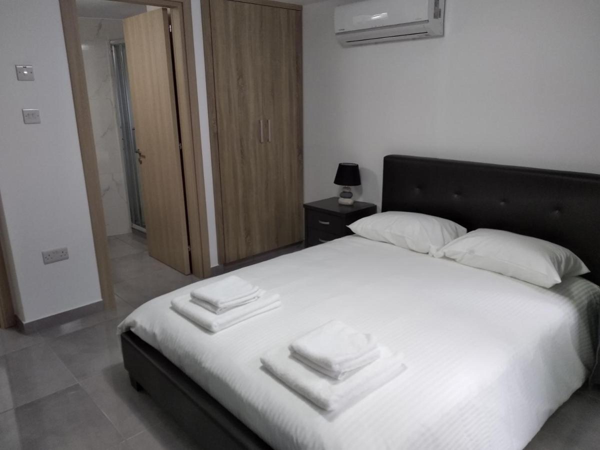Cozy Place In The Heart Of Harbor Paphos Exterior photo