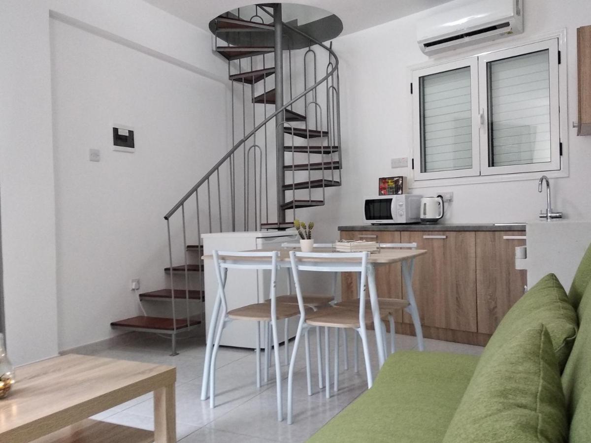 Cozy Place In The Heart Of Harbor Paphos Exterior photo