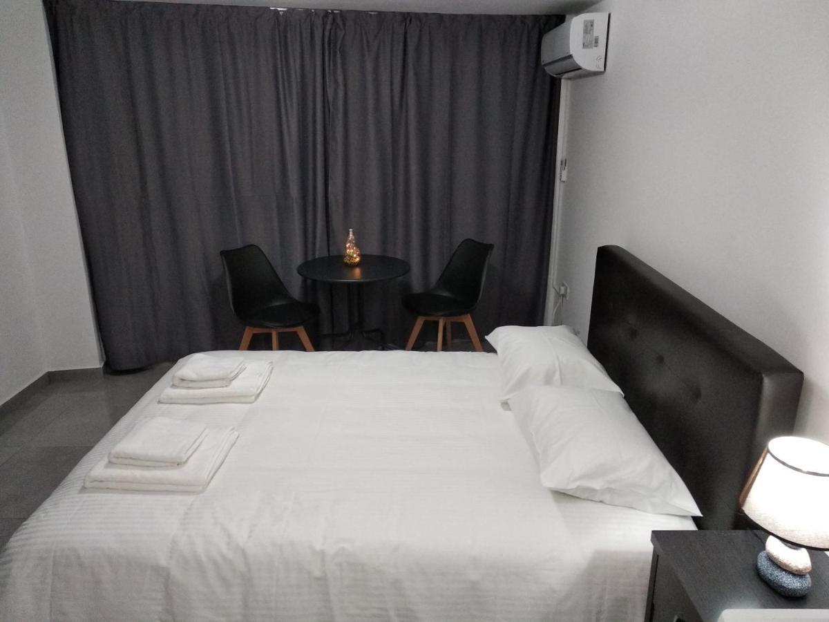 Cozy Place In The Heart Of Harbor Paphos Exterior photo