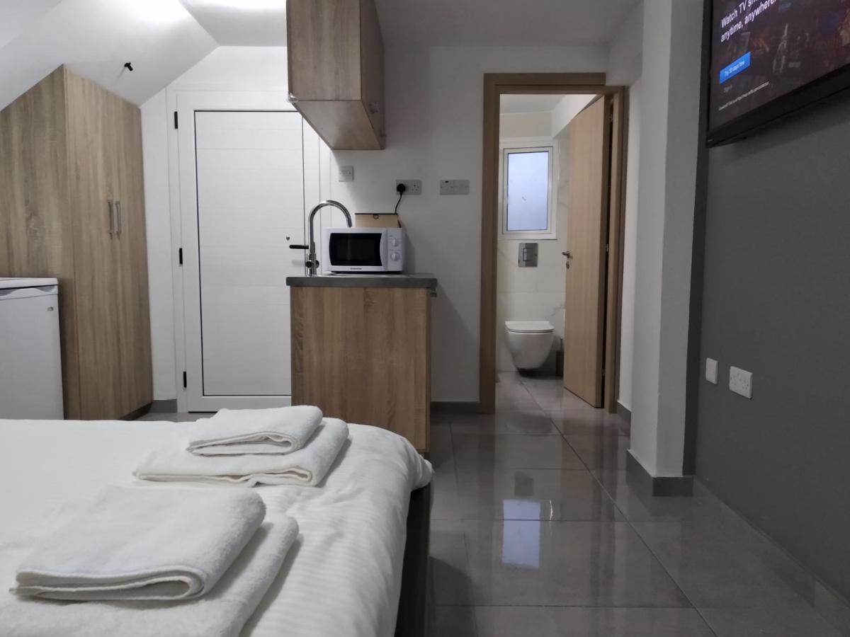 Cozy Place In The Heart Of Harbor Paphos Exterior photo